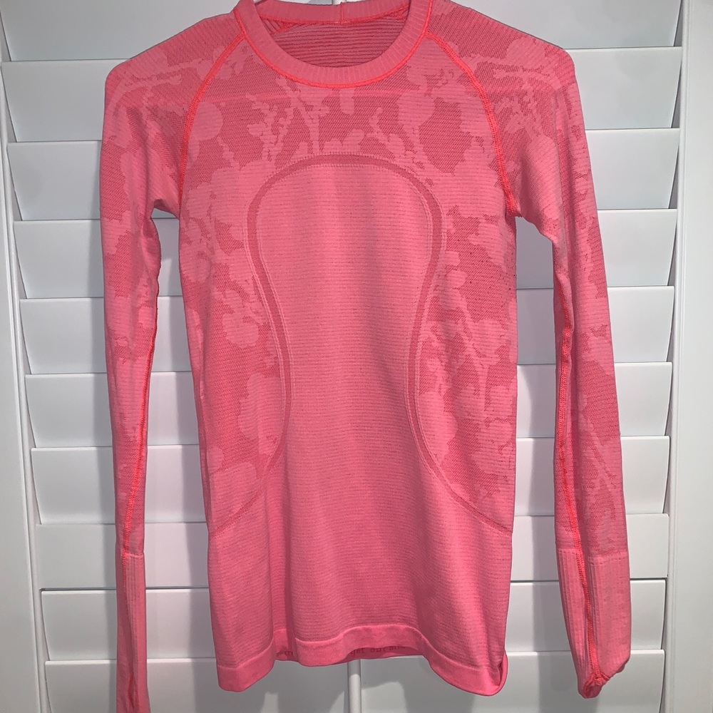 lululemon size 4 long sleeve shirt